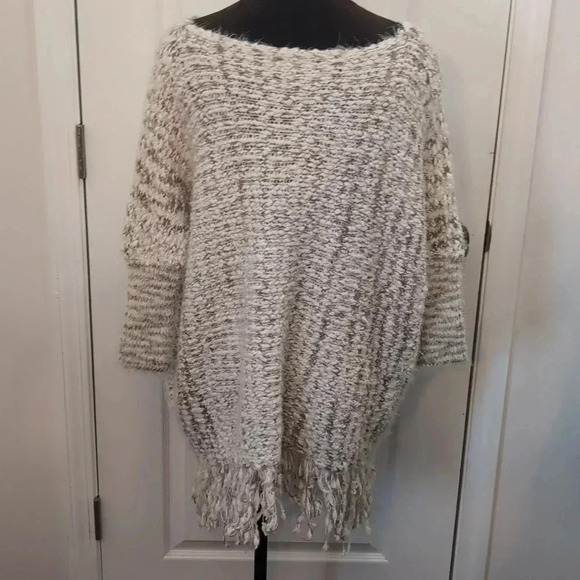 Umgee Women's Fuzzy Oversize Pull Over Sweater - Picture 6 of 7